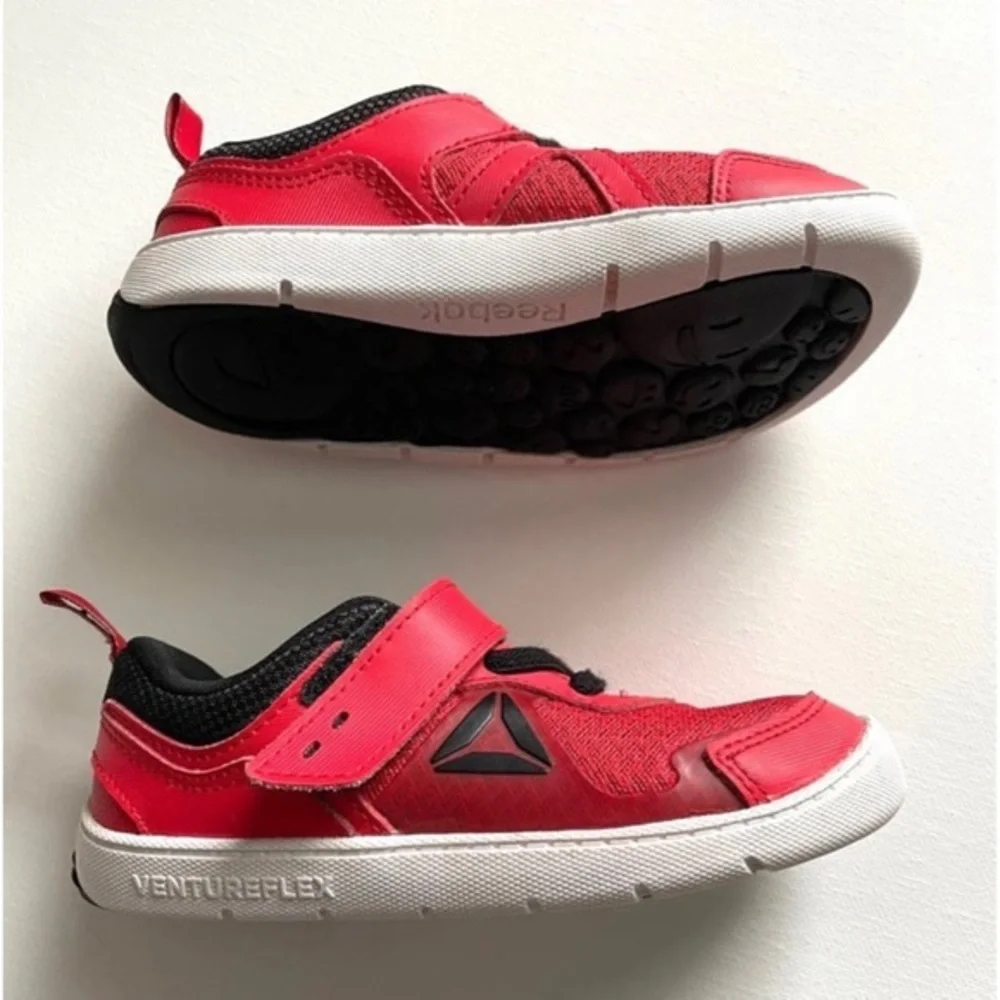 Reebok Red Sneakers Peek N’‎ Fit Adjustable Toddler size 8
